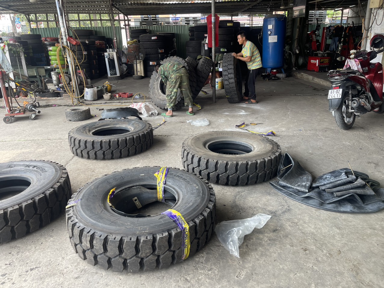 VÁ LỐP THAY LỐP LƯU ĐỘNG - CỬU LONG THIÊN 